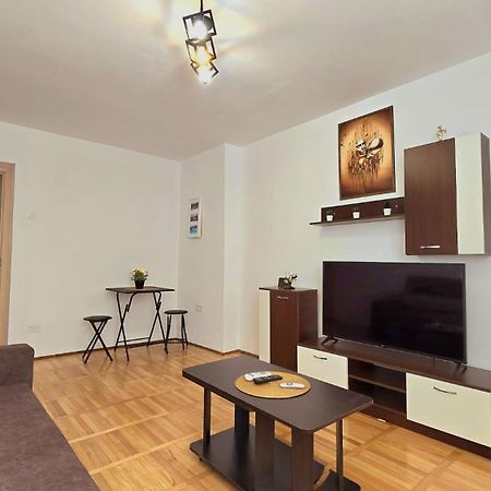 Apartament Confort Hd 胡内多阿拉 外观 照片